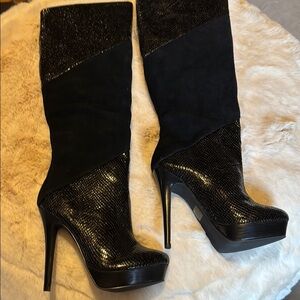 NEW Colin Stuart Black Textured Heeled Boots